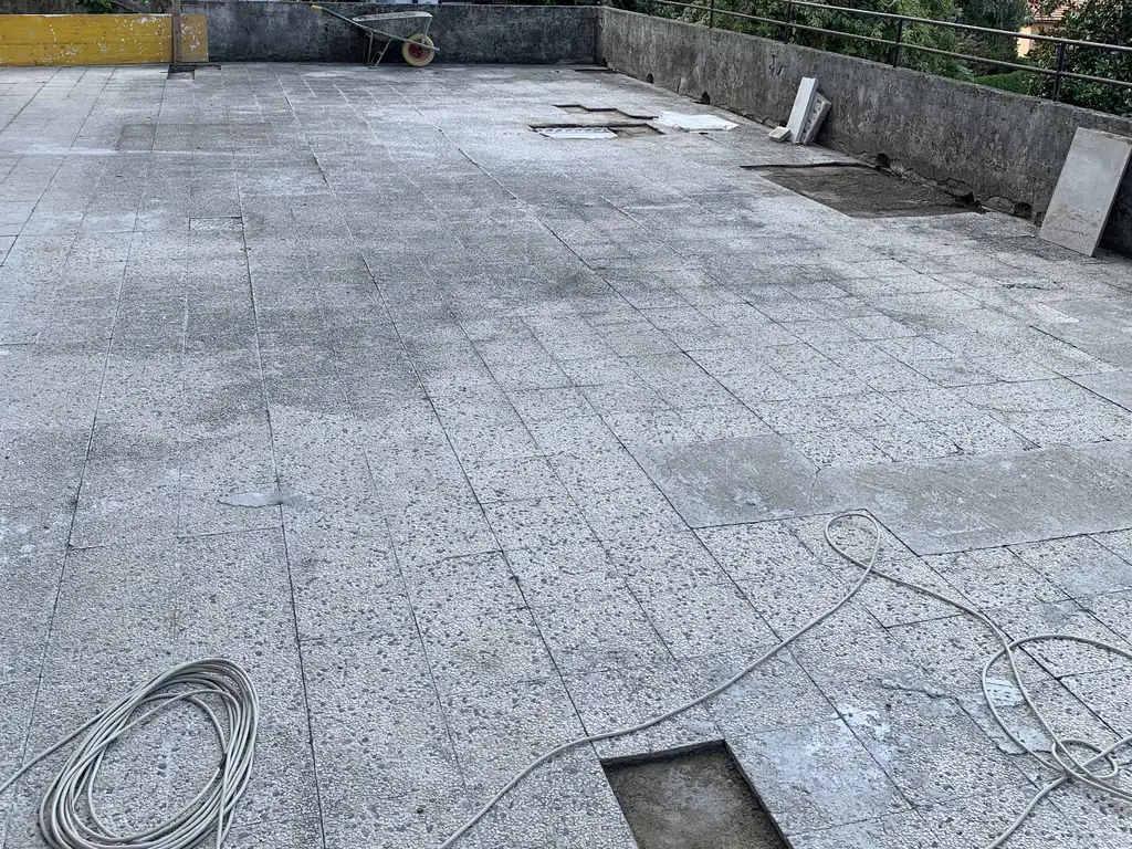 Ristrutturazione Fasi - Ristrutturazione terrazza - Fase 1: Demolizione e preparazione supporto per impermeabilizzazione - RDL Home Service