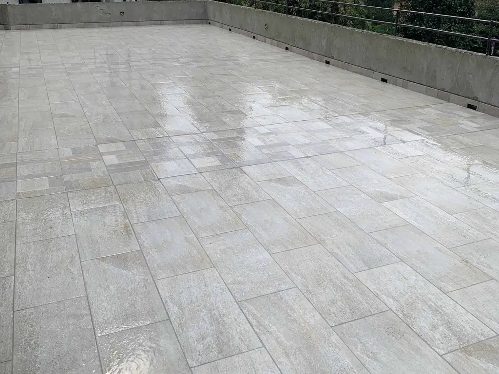 Ristrutturazione Terrazza - Rifacimento completo terrazza 50mq: impermeabilizzazione, isolamento e pavimentazione antiscivolo - RDL Home Service