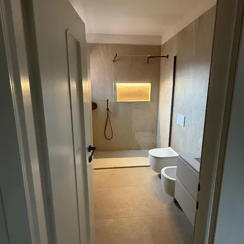 Dopo: Ristrutturazione completa del bagno