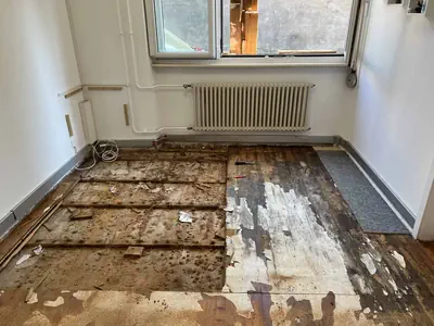 Prima: Rifacimento solaio e posa laminato - Casa d'epoca a Lugano: vecchio solaio in legno rimosso e nuovo laminato posato - RDL Home Service