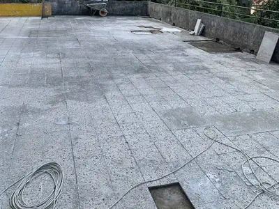 Prima: Ristrutturazione terrazza - Rifacimento completo terrazza 50mq: impermeabilizzazione, isolamento e pavimentazione antiscivolo - RDL Home Service